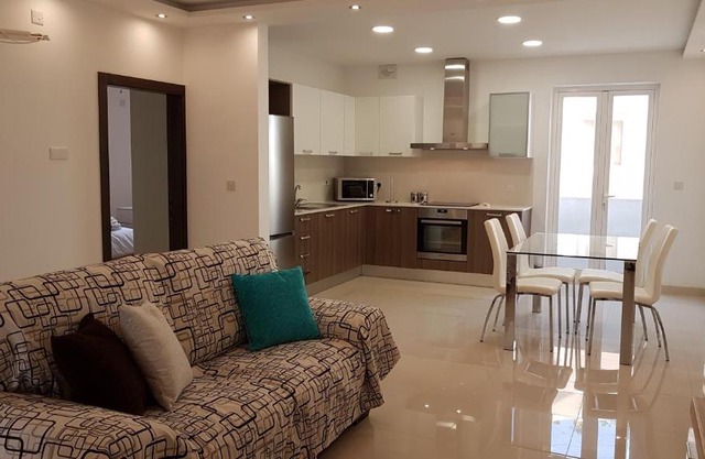 Sunrise Suites, Apt. 2