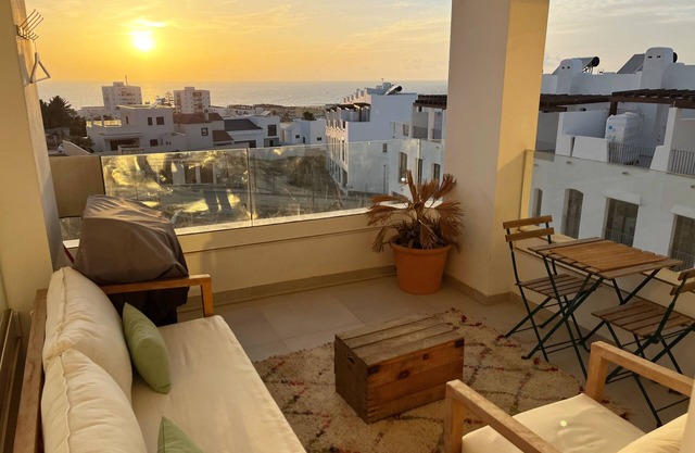 Sunset Ocean View Apartment with parking