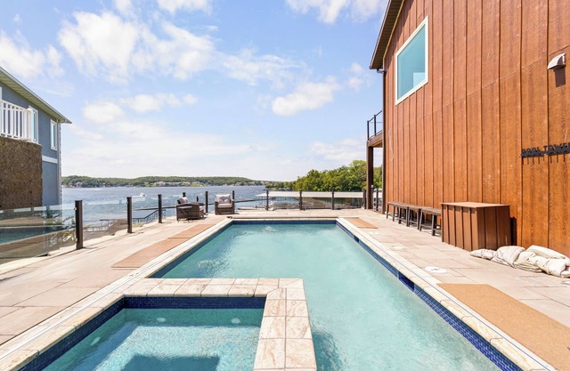 Sunset Pt - Private Pool, Hot Tub, Dock