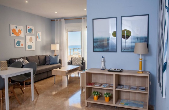 Sunset Victoria Beach - 1st line beach