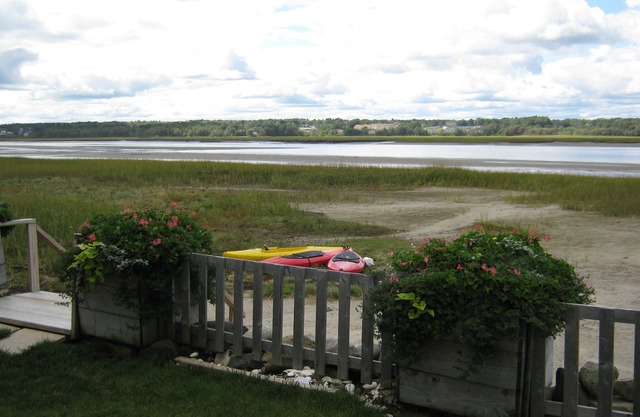 Sunset views, Private beach on Harborside . Sleeps 10. Kayaks included