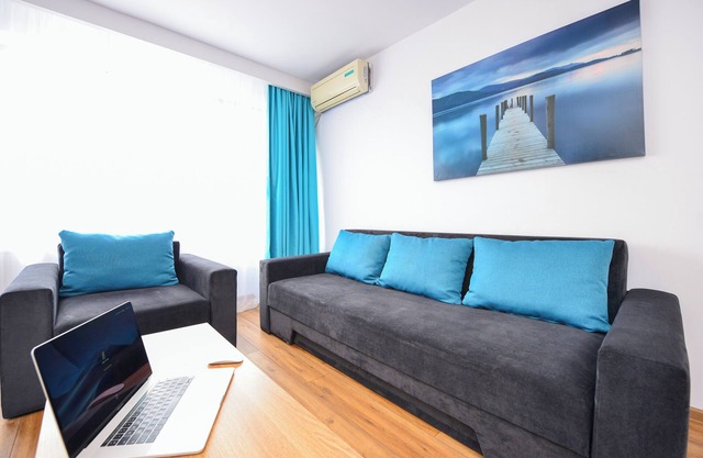 Sunshine Apartment - Cismigiu Gardens