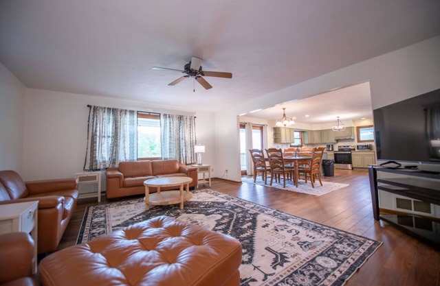 Sunshine Retreat-peaceful countryside, close to Tappan, Clendening, and Piedmont