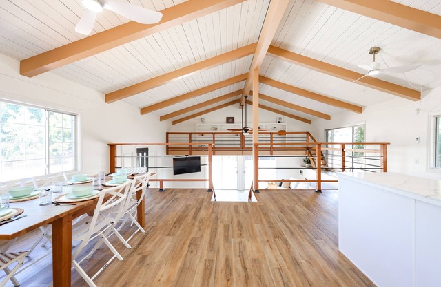 Sunshine Villa: Karaoke, Pool, Spa & Arcades