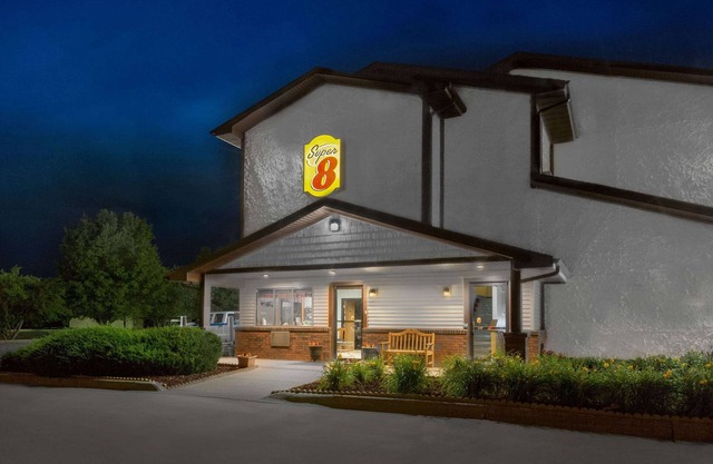 Super 8 by Wyndham Boone