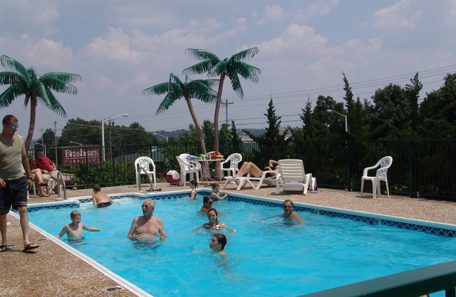 Super 8 by Wyndham Branson/Shepherd of the Hills Exwy