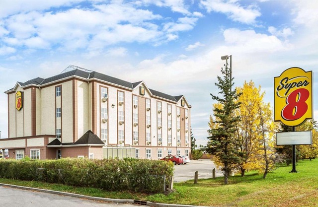 Super 8 by Wyndham Calgary/Airport