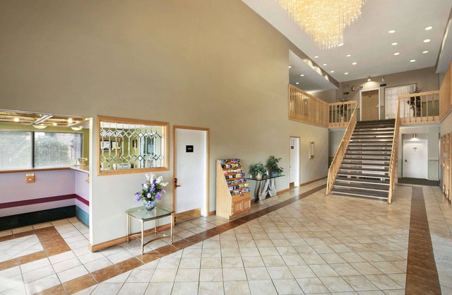 Super 8 by Wyndham Columbia City