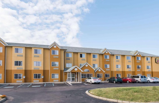 Super 8 by Wyndham Columbus West