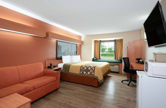 Super 8 by Wyndham Columbus West