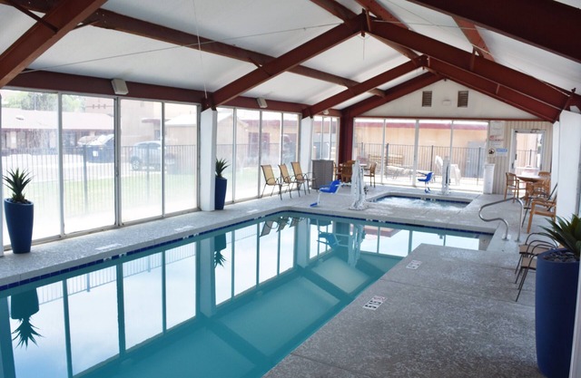 Super 8 by Wyndham Conference Center NAU/Downtown