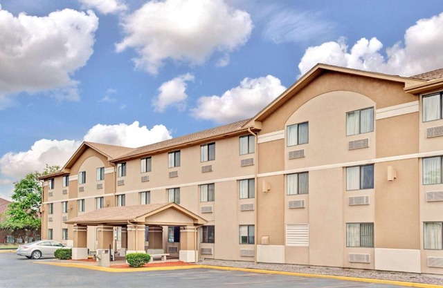 Super 8 by Wyndham Mokena/Frankfort/I-80