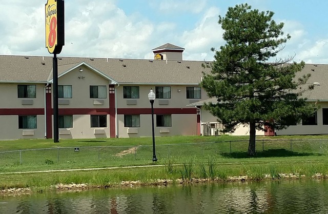 Super 8 by Wyndham Omaha Eppley Airport/Carter Lake