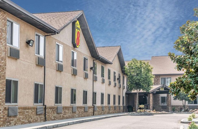 Super 8 by Wyndham Redding