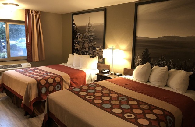 Super 8 by Wyndham Redding