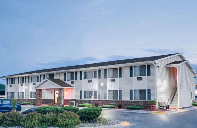 Super 8 by Wyndham Tomah Wisconsin