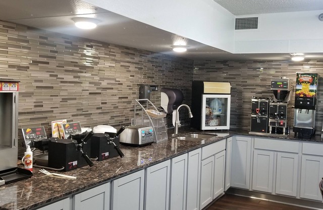 Super 8 by Wyndham Brooklyn Center/MPLS