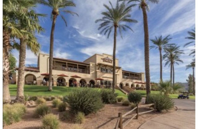 Super Bowl stay, one bedroom, at the golf resort!