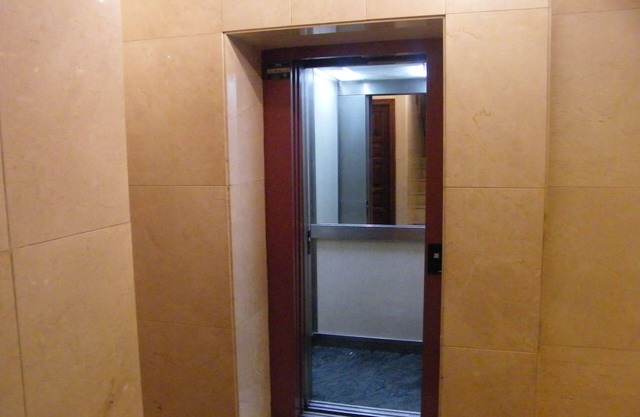 SUPER FLOOR IN THE DOOR OF GRANADA