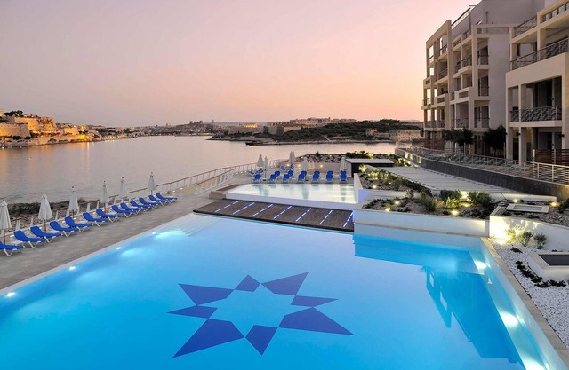 Super Luxury Apt in Tigne Point, Amazing Sea Views