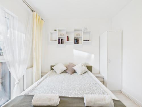 SuperApart Augustówka 73 "1BR Home with Balcony & Pet-Friendly"