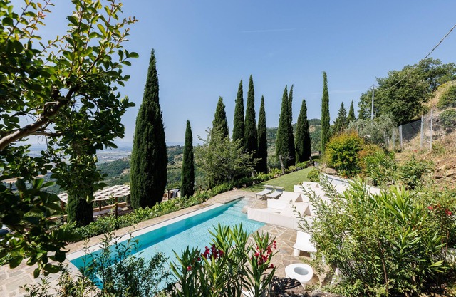 Superb charming Villa with private pool, tastefully furnished