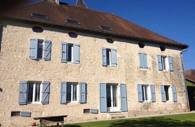Superb house with vines and view of the Grand Colombier