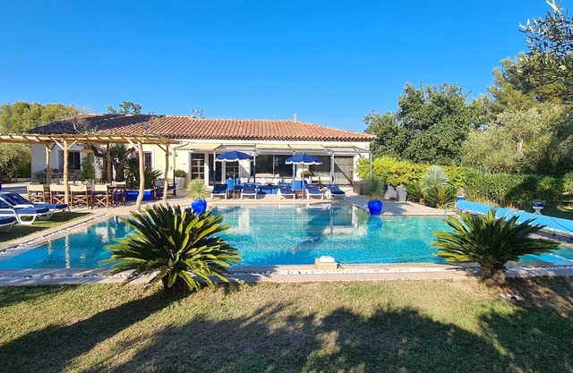 Superb luxury villa rental with heated pool