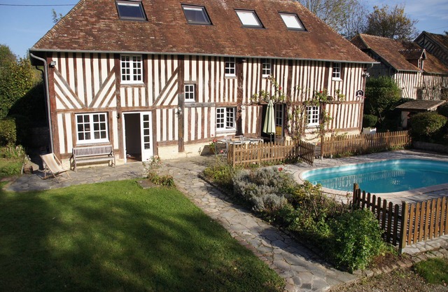 Superb Norman half-timbered house in the heart of the Pays d'Auge
