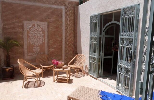 SUPERB VILLA WITH GARDEN TERRACE RESIDENTIAL AREA NEAR CENTER AGADIR