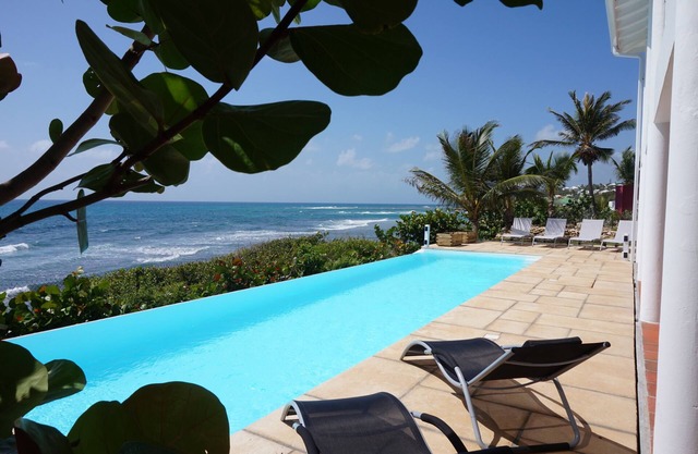 SUPERB VILLA WITH SPECTACULAR OCEAN VIEWS AND PANORAMIC POOL