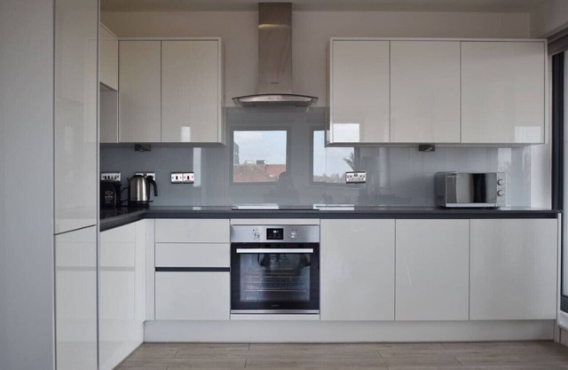 Superior 2 bedroom with balcony in Romford