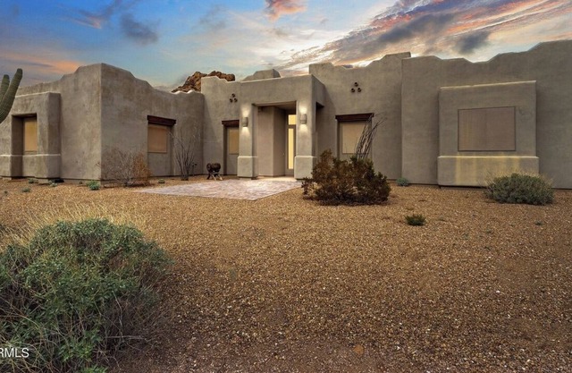 SUPERSTITION Mountains hideaway w/360 views of Mountains and City lights