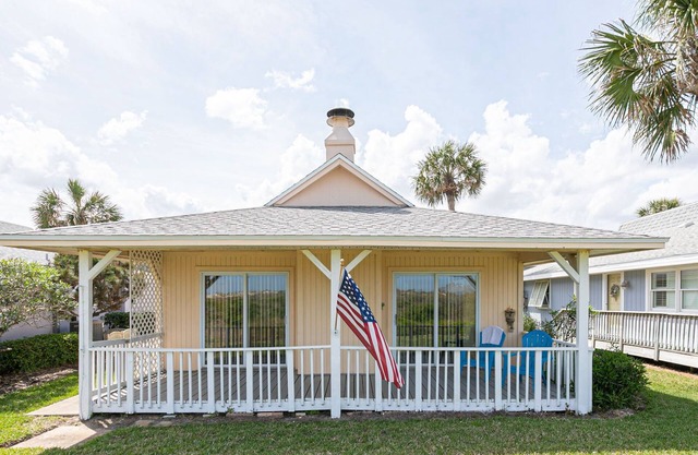 Surf Crest 23 Ocean front property 2 bedroom cottage steps to ocean