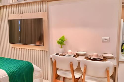 SuRpReenDeNte Studio #Nota1000