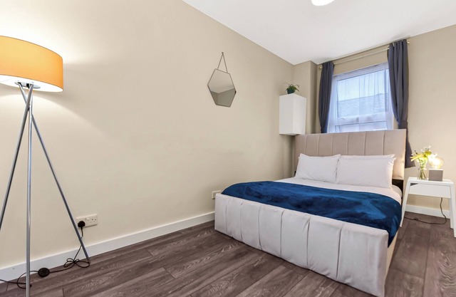 Surrey quays 2 Bed Flat Zone 2 Surrey Quays Free Parking