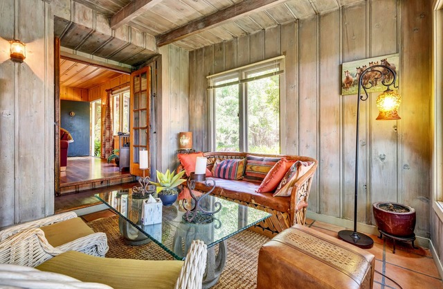 Surrounded by the Park Yet Close to Everything! Views from all windows!