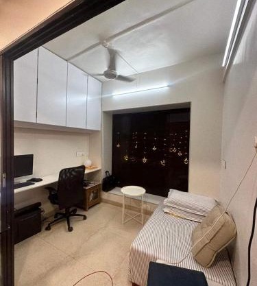 Surya kiran: linking road bandra west 3bhk