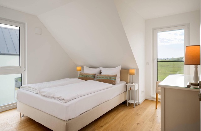 Sustainable Duncan House with fireplace, 3 bedrooms with en-suite bathroom