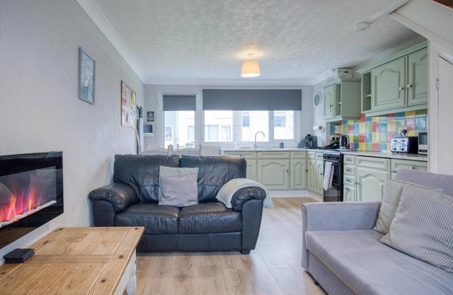 Swanbrook - 2 Bedroom Chalet- Freshwater East