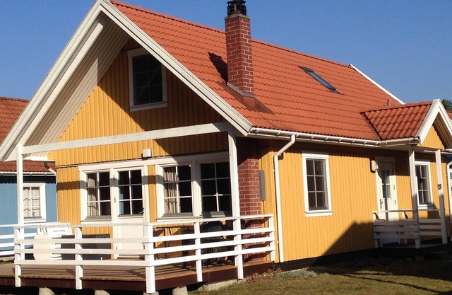 Swedish house with 2 boats, 4 bedrooms 2 shower baths on Lake Userin