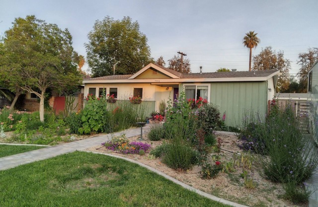 Sweet Garden Bungalow with No Extra Fees