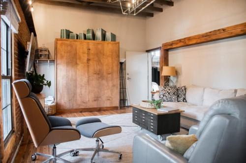 Sweet Lancaster Apt. B