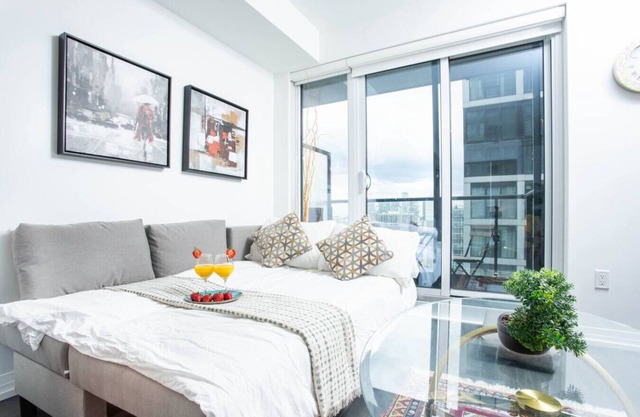 Sylvestre Suites - Downtown Toronto - 2BR