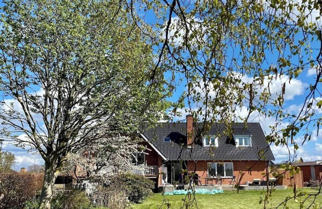 Tæt på Skov og Stand. Masser af Plads - ude og Inde