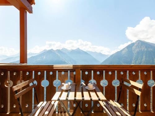 T2 cabine, 4 couchages avec piscine chauffée et parking en bord de pistes - FR-1-296-527