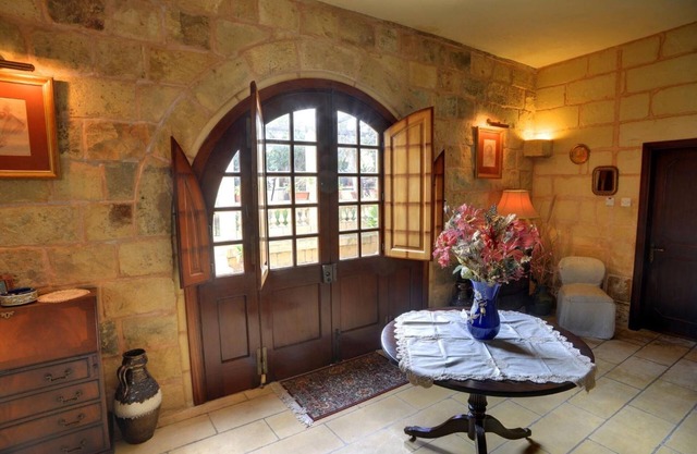 Ta' Bertu Host Family Bed & Breakfast