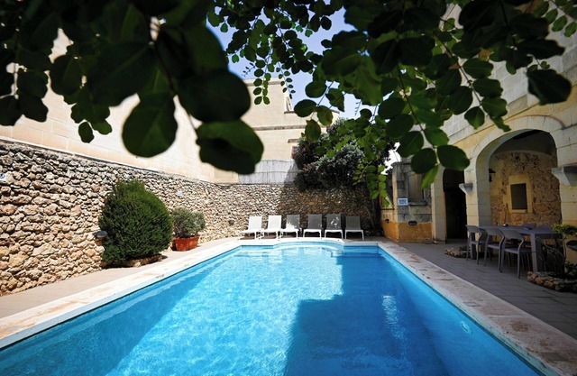 Ta' Filomena - Sleeps 8/10 with a large Private Pool