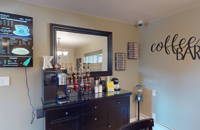 Tacit Shadow "Aviator", Private Bedroom at base of Brian Head Mountain, WiFi