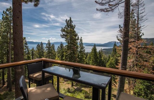 Tahoe Point of View - Amazing Lake Views at this 4BR w Hot Tub, Sauna, Near Skiing